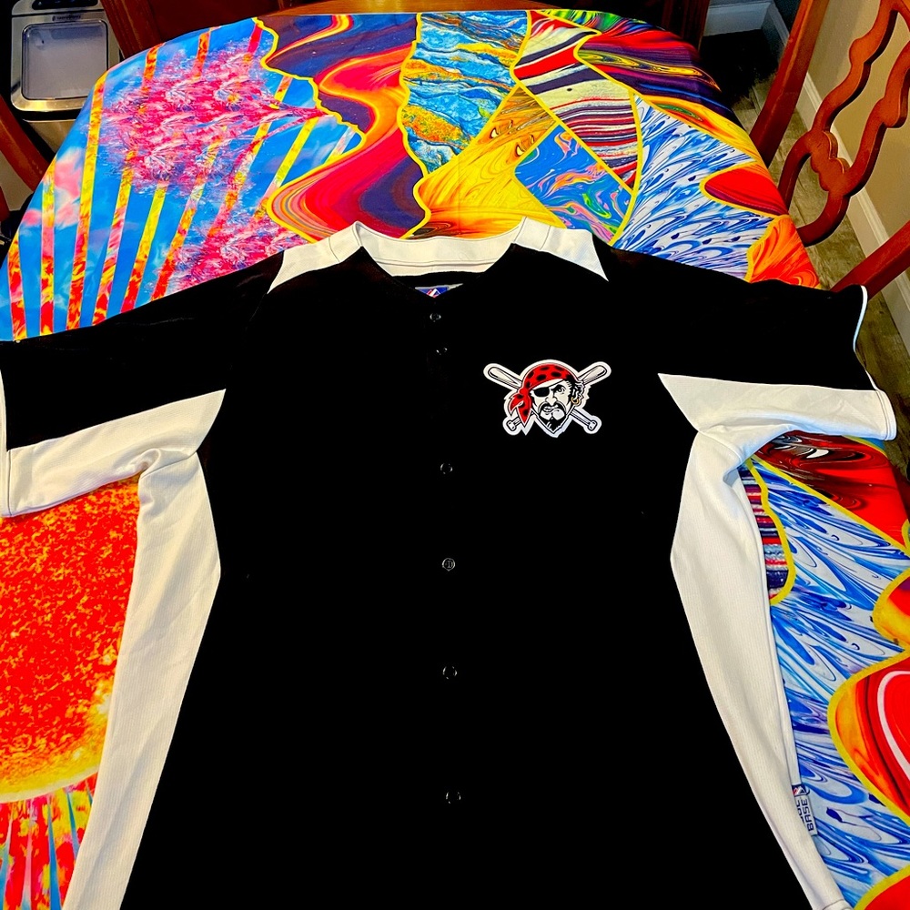 XL pirates jersey